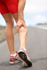 Image credit: http://www.123rf.com/photo_14899488_cramps-in-leg-calves-or-sprain-calf-on-ttriathlete-runner-sports-injury-concept-with-running-man.html' maridav / 123RF Stock Photo